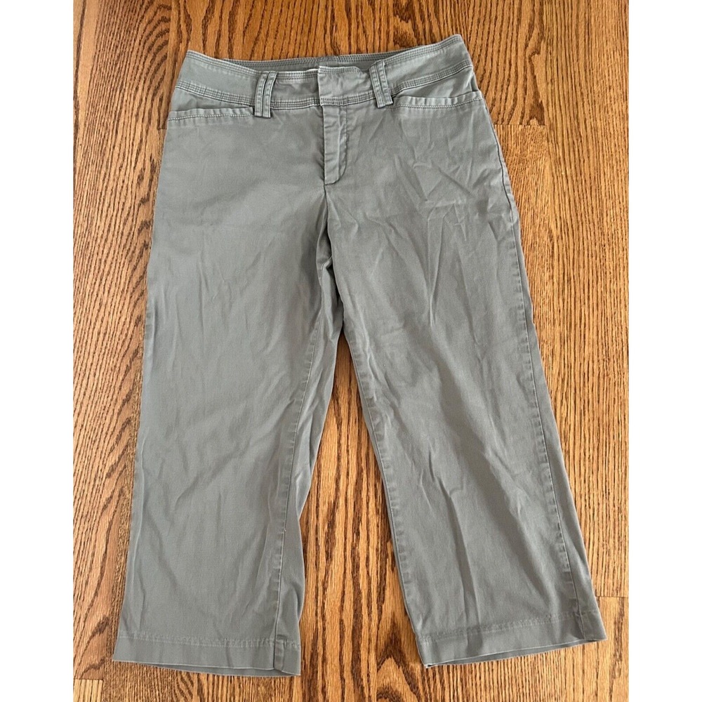 Lee Natural Fit Women's Capri Pants Grey size 6 Just Below The Waist